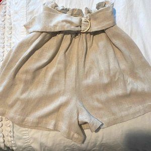 NEVER WORN Elliatt 'Gabrielle' Linen Shorts w/ Shirred Waistline & Belt Closure